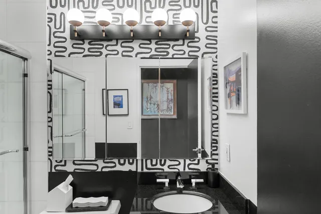 $950,000 | 310 East 46th Street, Unit 23M | Midtown East