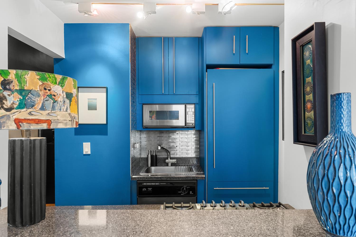 310 East 46th Street, Unit 23M Manhattan, NY 10017 - Photo 4 of 9