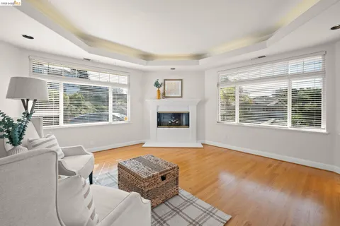 $1,900,000 | 6070 Mazuela Drive, Oakland, CA 94611