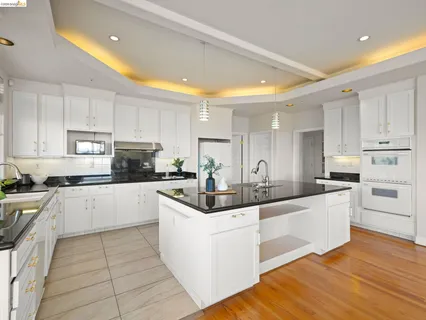 $1,900,000 | 6070 Mazuela Drive, Oakland, CA 94611