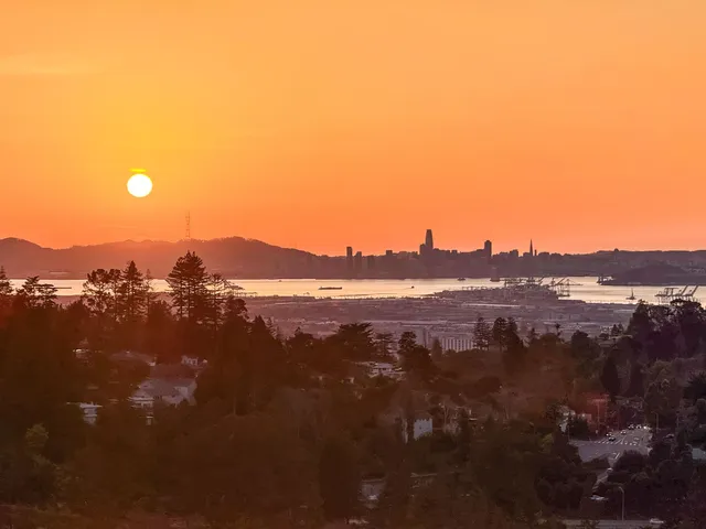 $1,799,000 | 6070 Mazuela Drive, Oakland, CA 94611