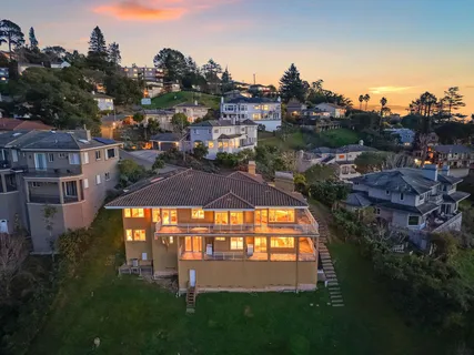 $1,799,000 | 6070 Mazuela Drive, Oakland, CA 94611
