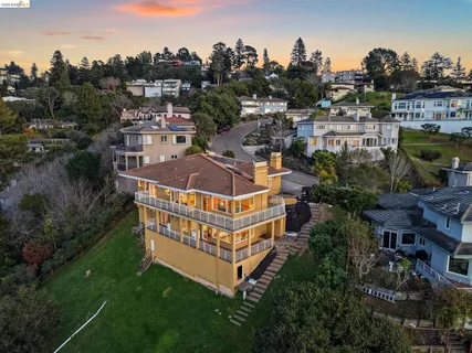 $1,900,000 | 6070 Mazuela Drive, Oakland, CA 94611