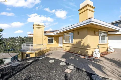 $1,900,000 | 6070 Mazuela Drive, Oakland, CA 94611