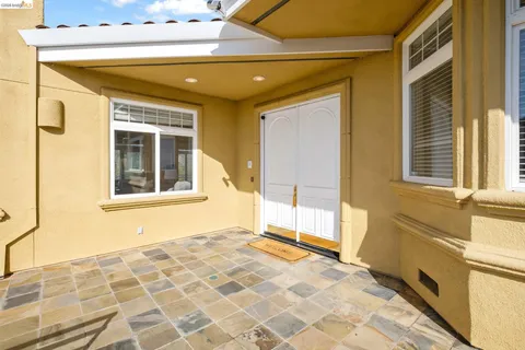 $1,900,000 | 6070 Mazuela Drive, Oakland, CA 94611