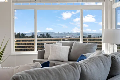 $1,900,000 | 6070 Mazuela Drive, Oakland, CA 94611