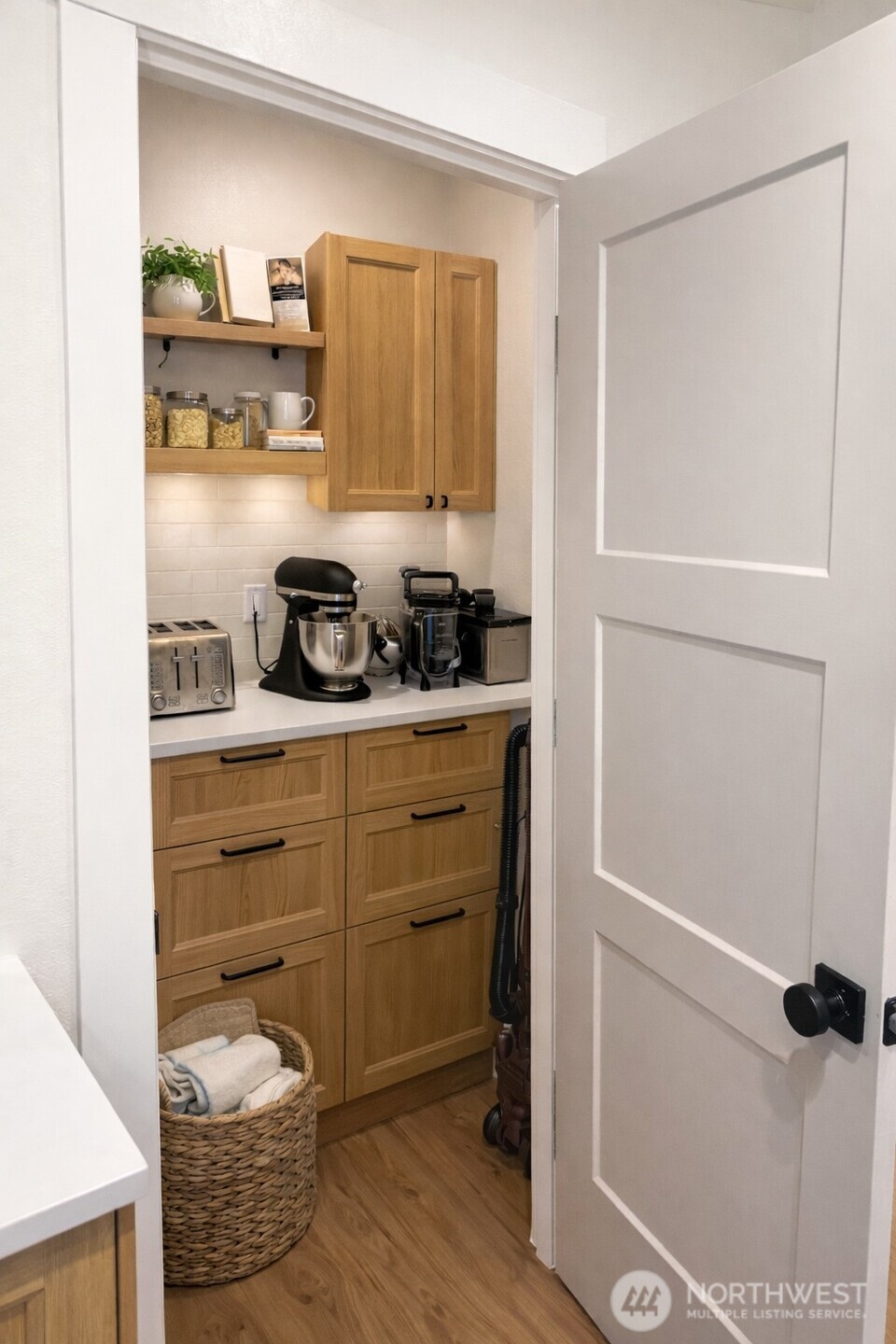 639 Vertex Avenue Winlock, WA 98596 - Photo 9 of 22 a kitchen with a refrigerator and cabinets