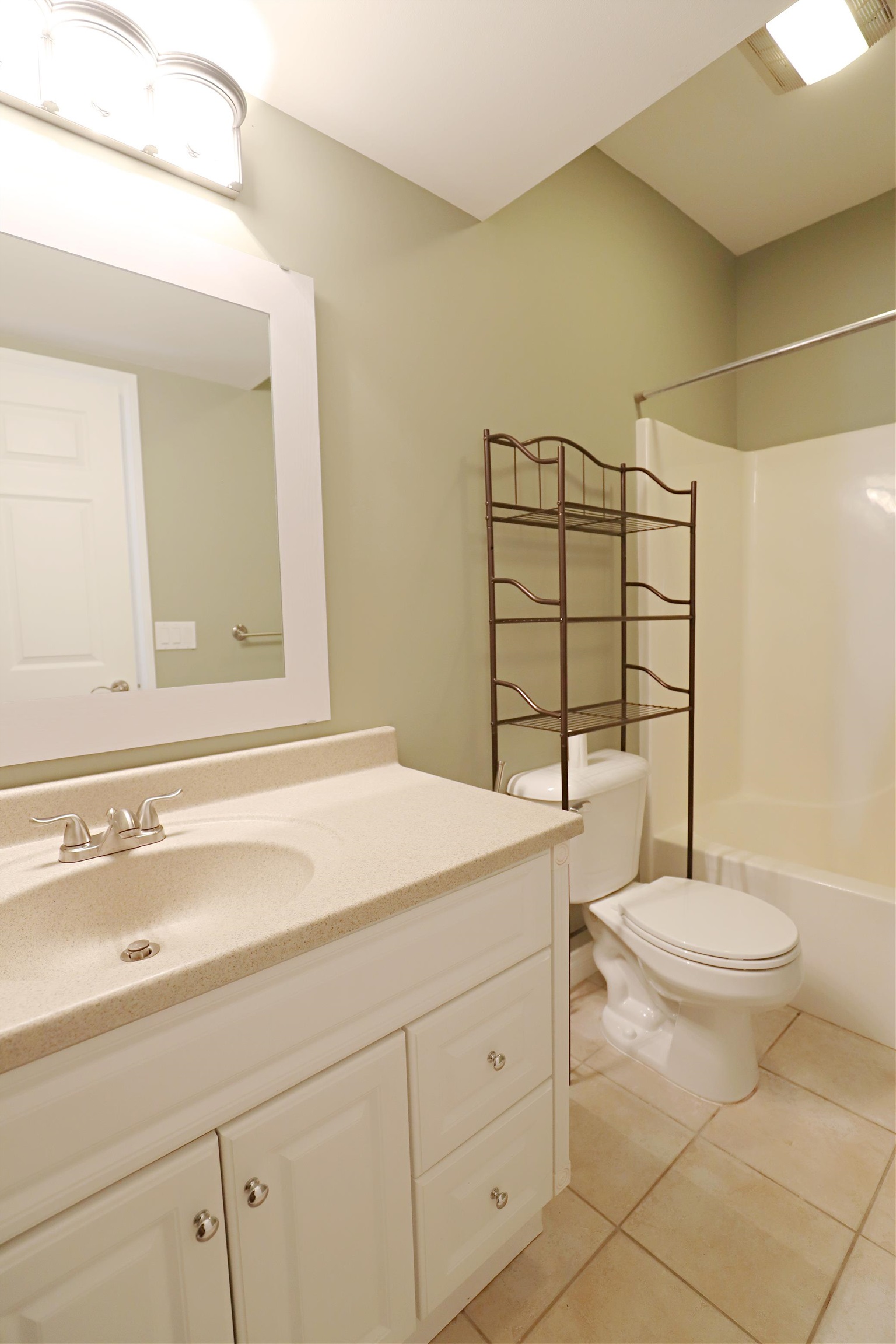 7160 Kings Way Flushing, MI 48433 - Photo 20 of 29