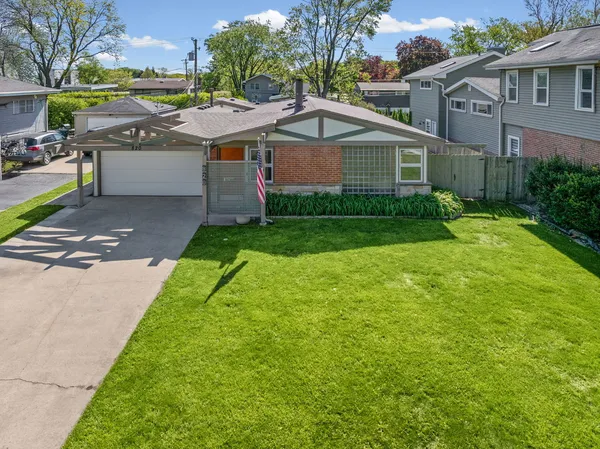 $685,000 | 820 Lawler Avenue, Wilmette, IL 60091