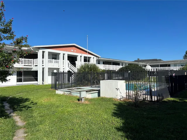 $1,800 | 1701 Northwest 46th Avenue, Unit 102, Lauderhill, FL 33313