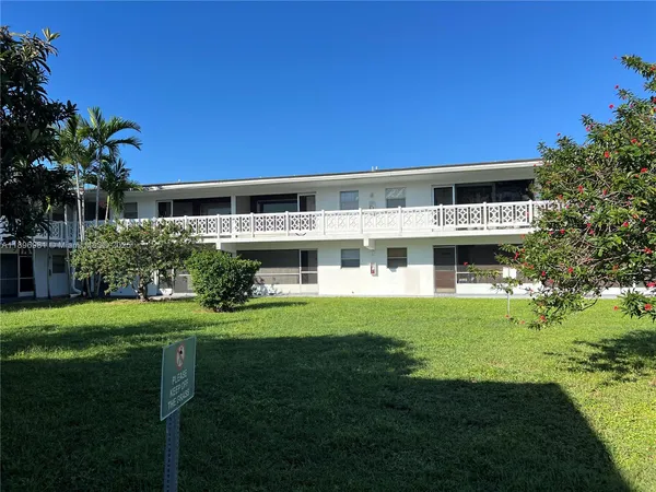 $1,800 | 1701 Northwest 46th Avenue, Unit 102, Lauderhill, FL 33313