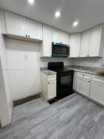 $1,800 | 1701 Northwest 46th Avenue, Unit 102, Lauderhill, FL 33313