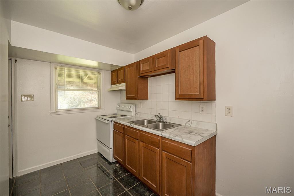 207 Midlothian Road St. Louis, MO 63137 - Photo 15 of 32