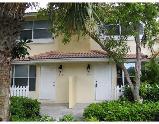 812 Jeffery Street Boca Raton, FL 33487 - Photo 1 of 17 Front