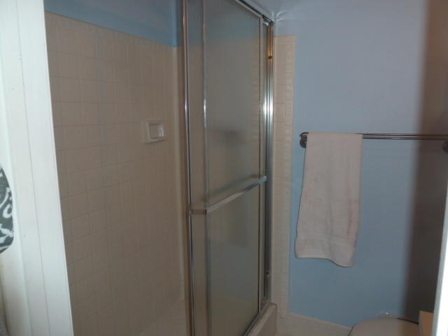 812 Jeffery Street Boca Raton, FL 33487 - Photo 14 of 17 Shower