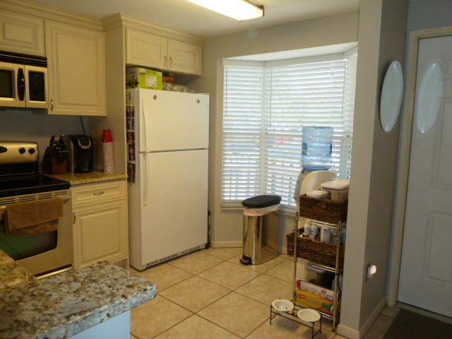 812 Jeffery Street Boca Raton, FL 33487 - Photo 5 of 17 Kthen
