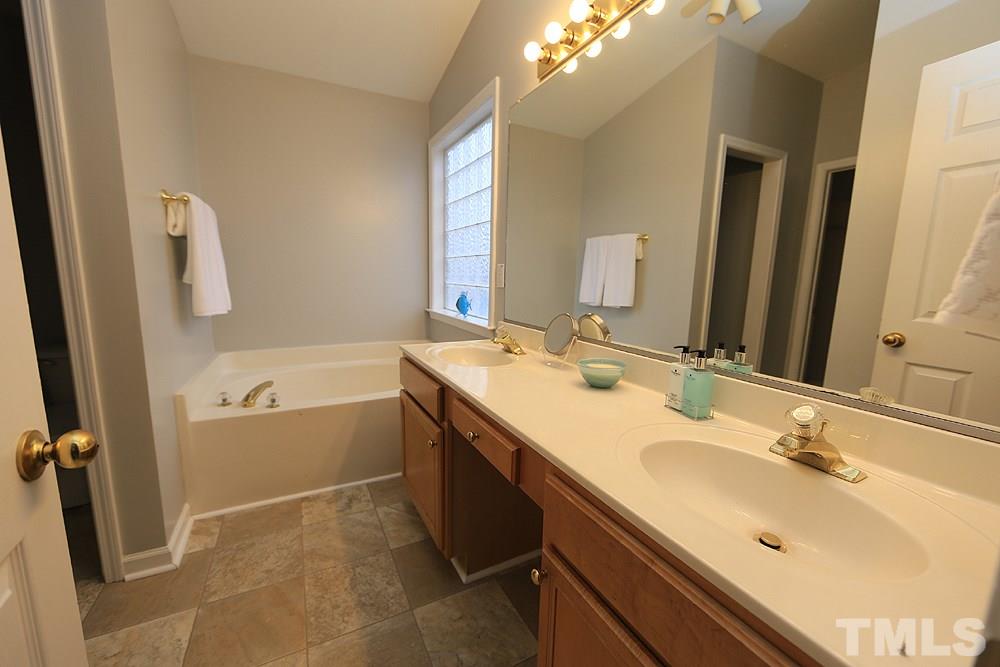 5720 Keowee Way Raleigh, NC 27616 - Photo 11 of 21 Gallery Image 11