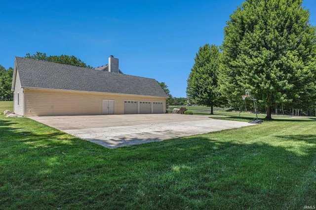 $850,000 | 8196 East Walnut Ridge, New Carlisle, IN 46552