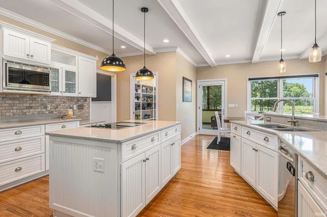 $850,000 | 8196 East Walnut Ridge, New Carlisle, IN 46552