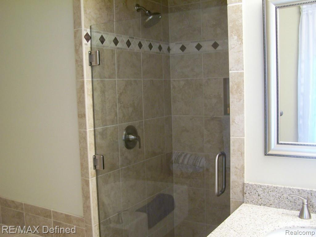 1822 Charm Court Rochester, MI 48306 - Photo 21 of 28 2015-07-03 09.56