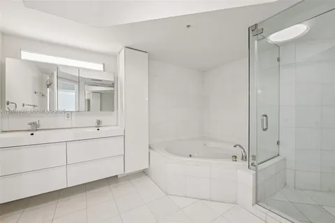 $1,350,000 | 6301 Collins Avenue, Unit 2203, Miami Beach, FL 33141