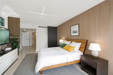 $1,350,000 | 6301 Collins Avenue, Unit 2203, Miami Beach, FL 33141