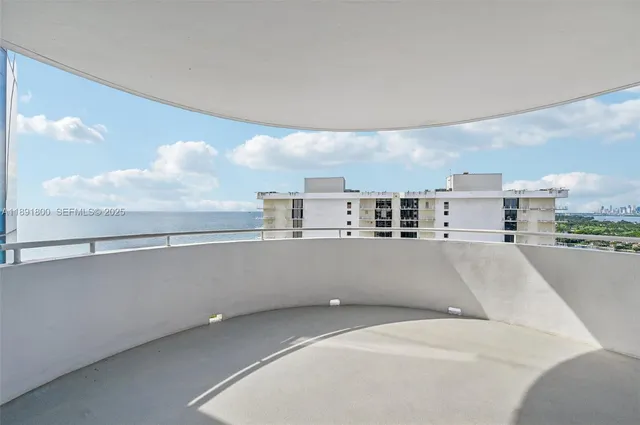 $1,350,000 | 6301 Collins Avenue, Unit 2203, Miami Beach, FL 33141