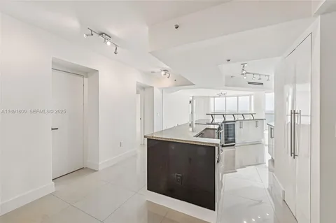 $1,350,000 | 6301 Collins Avenue, Unit 2203, Miami Beach, FL 33141