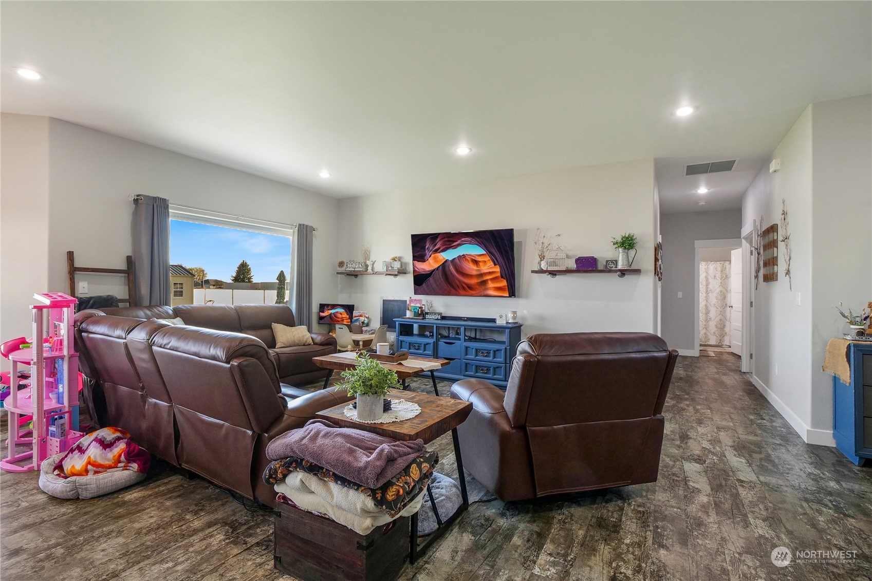 7851 Grove Road Northeast Moses Lake, WA 98837 - Photo 6 of 37 Gallery Image 6