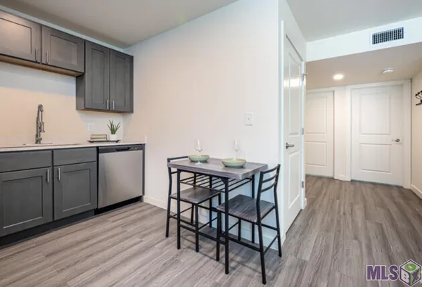 $1,055 | 4380 Mohican-Prescott Crossover, Baton Rouge, LA 70805