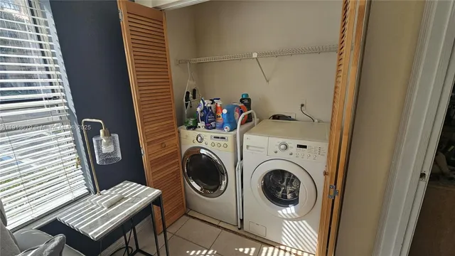 a view of kitchen and washer and dryer