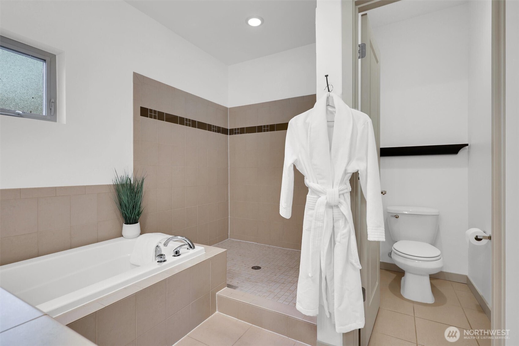 12062 Minor Way Mukilteo, WA 98275 - Photo 25 of 38