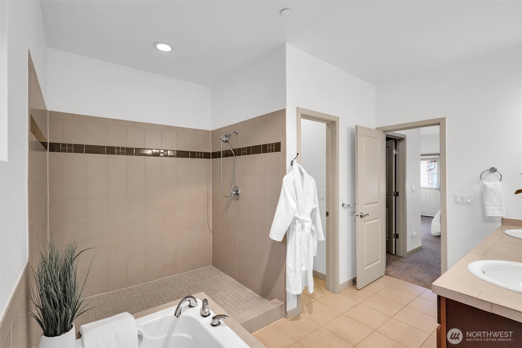 12062 Minor Way Mukilteo, WA 98275 - Photo 26 of 38