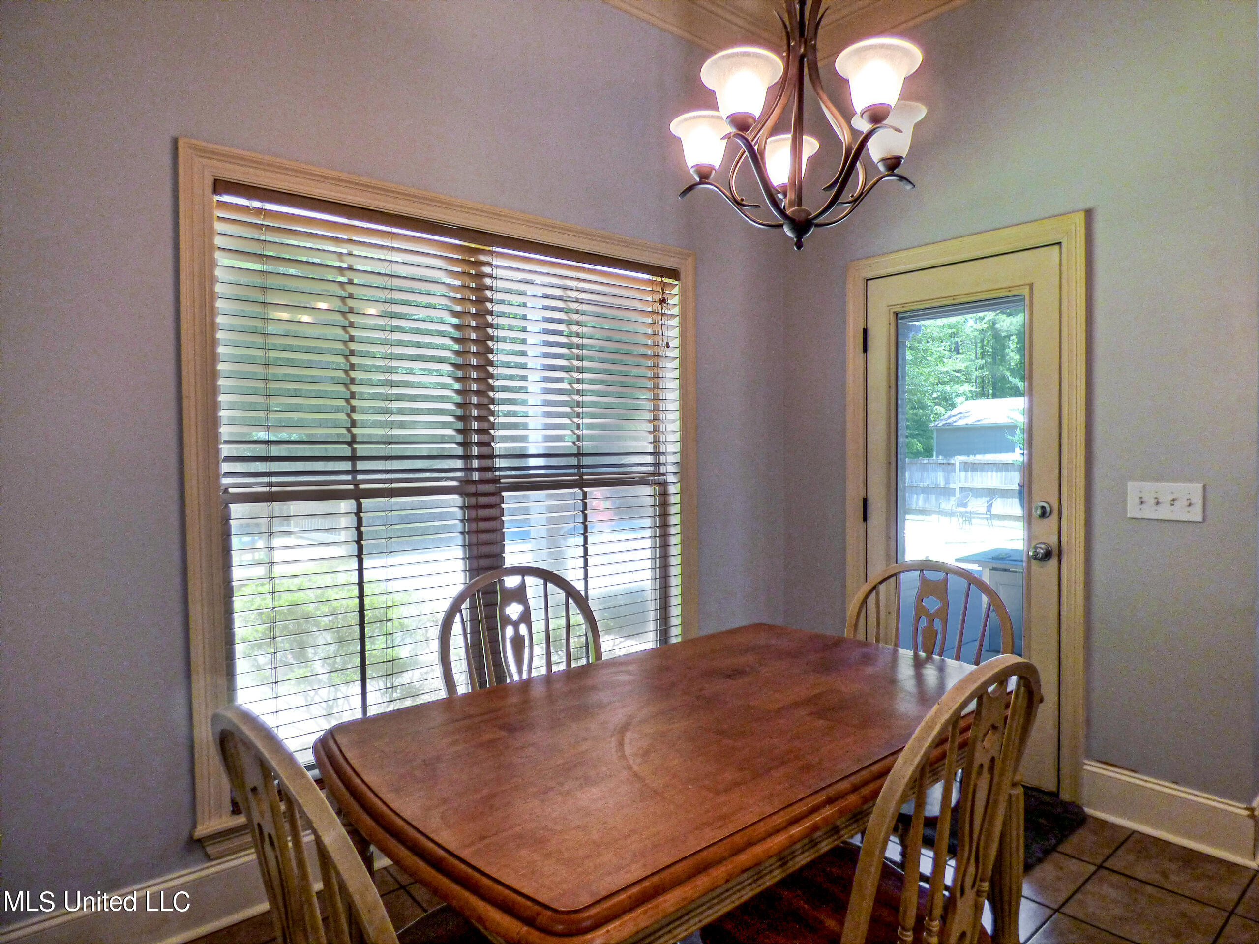 118 Addison Way Canton, MS 39046 - Photo 15 of 31 P1080121
