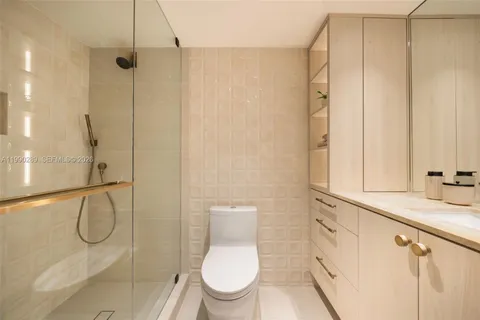 $1,800,000 | 2301 Collins Avenue, Unit 526, Miami Beach, FL 33139