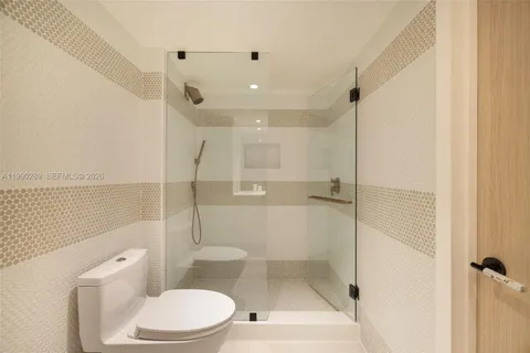 $1,800,000 | 2301 Collins Avenue, Unit 526, Miami Beach, FL 33139