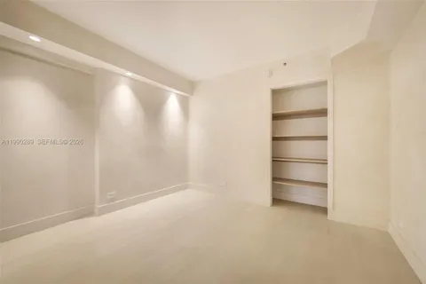 $1,800,000 | 2301 Collins Avenue, Unit 526, Miami Beach, FL 33139