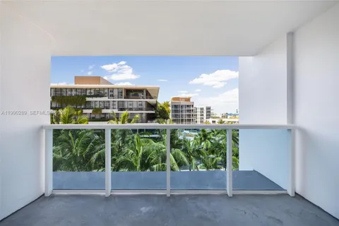 $1,800,000 | 2301 Collins Avenue, Unit 526, Miami Beach, FL 33139