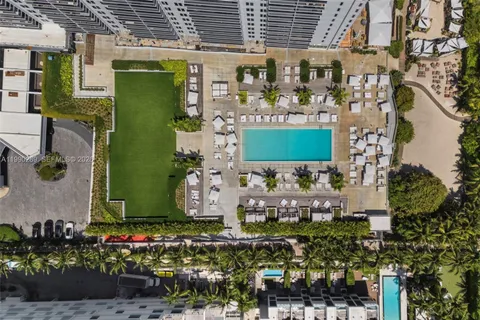 $1,800,000 | 2301 Collins Avenue, Unit 526, Miami Beach, FL 33139