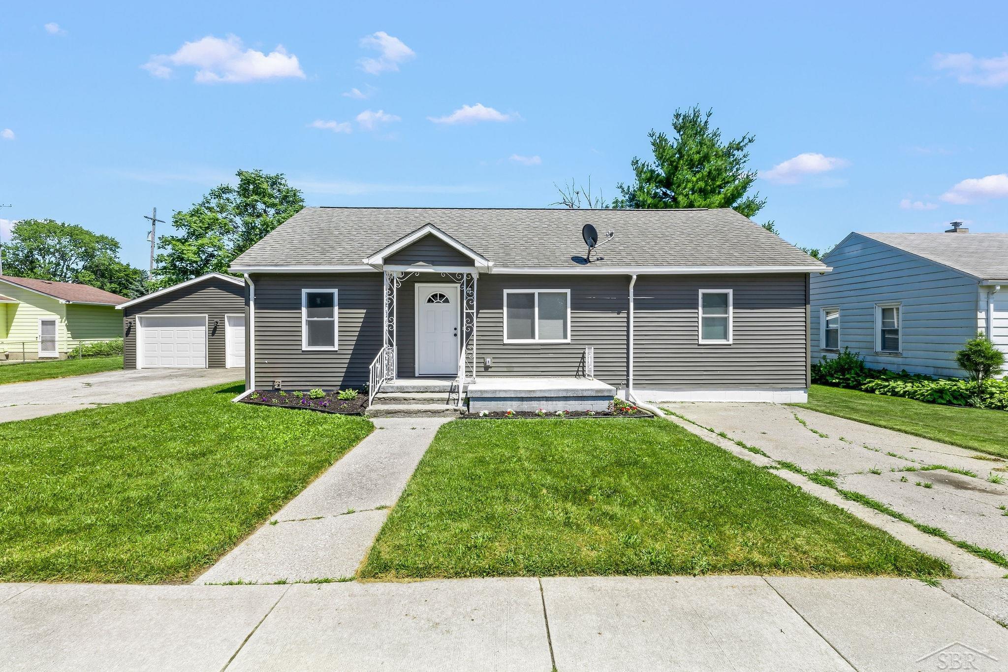 305 Braddock Street Bay City, MI 48708 - Photo 1 of 36