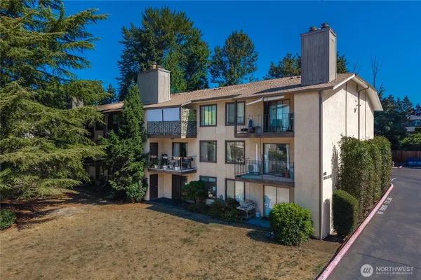 $284,950 | 23511 102nd Avenue Southeast, Unit D103, Kent, WA 98031