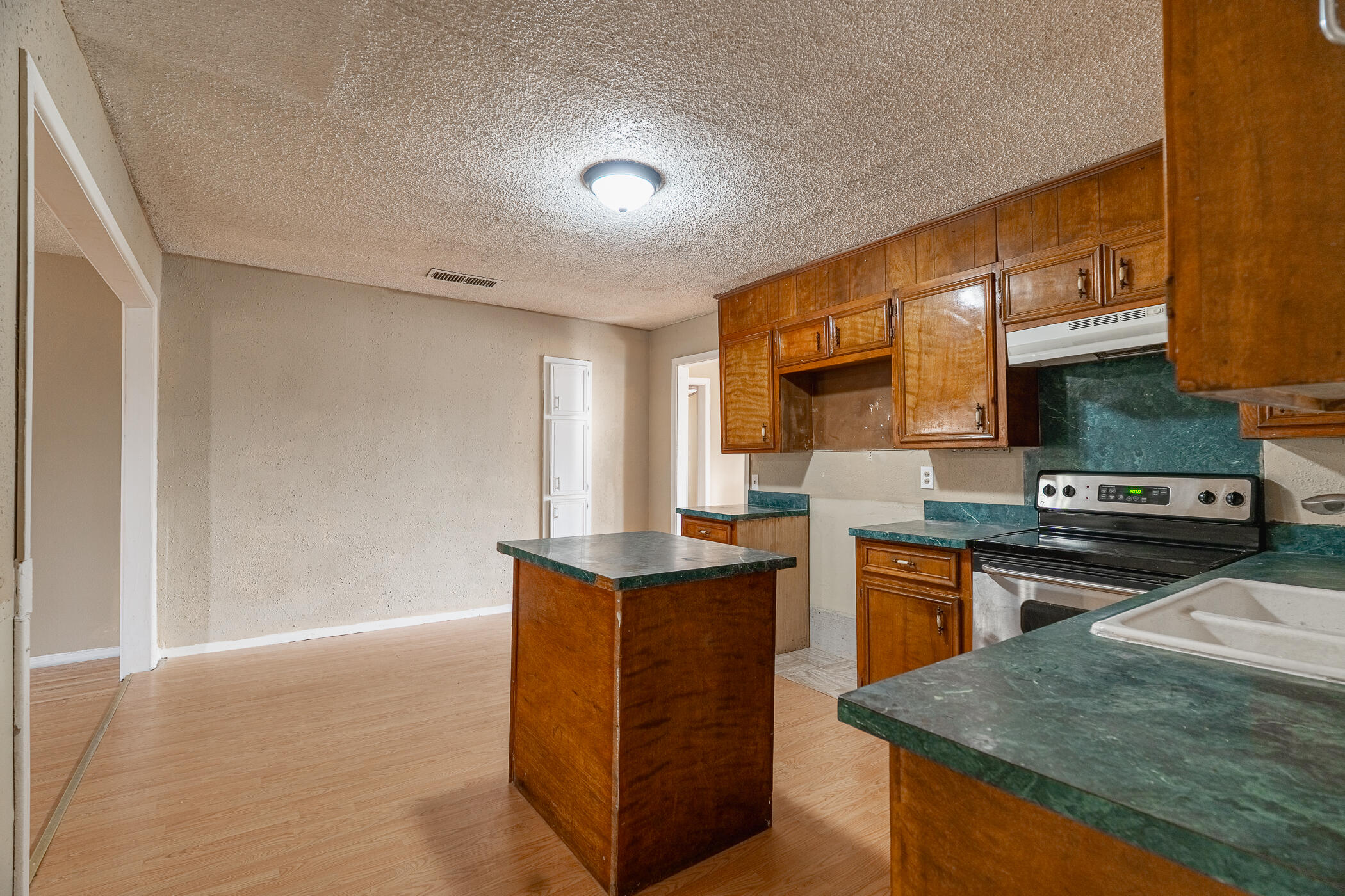 4812 36th Street Lubbock, TX 79414 - Photo 15 of 45 DSC07673-HDR