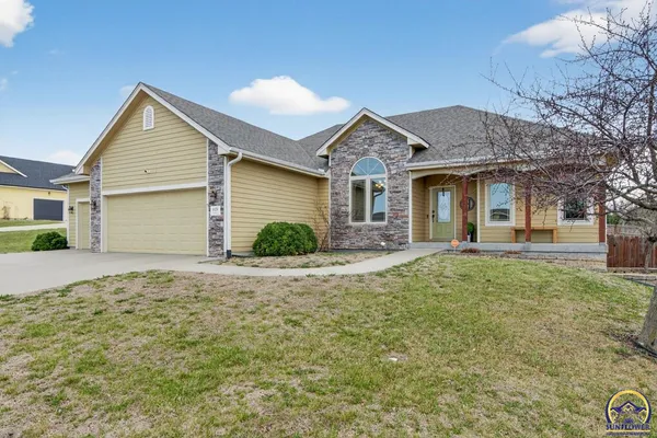$450,000 | 4828 Northwest Kendall Drive, Topeka, KS 66618