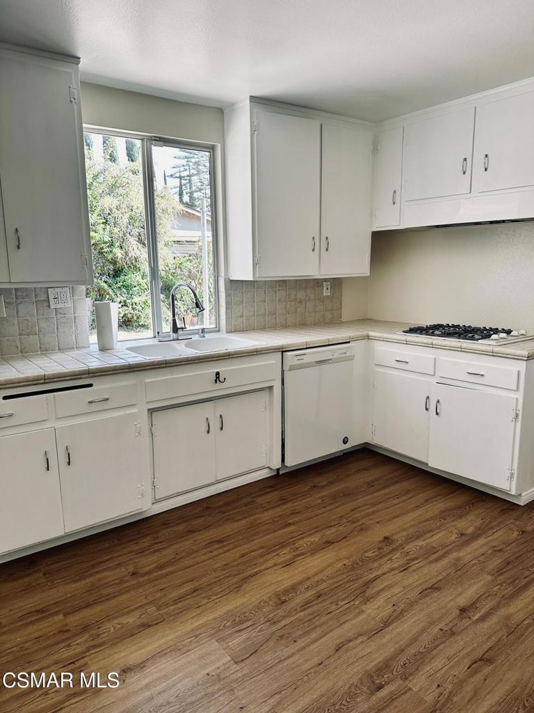 4191 Eve Road Simi Valley, CA 93063 - Photo 3 of 36 Gallery Image 3
