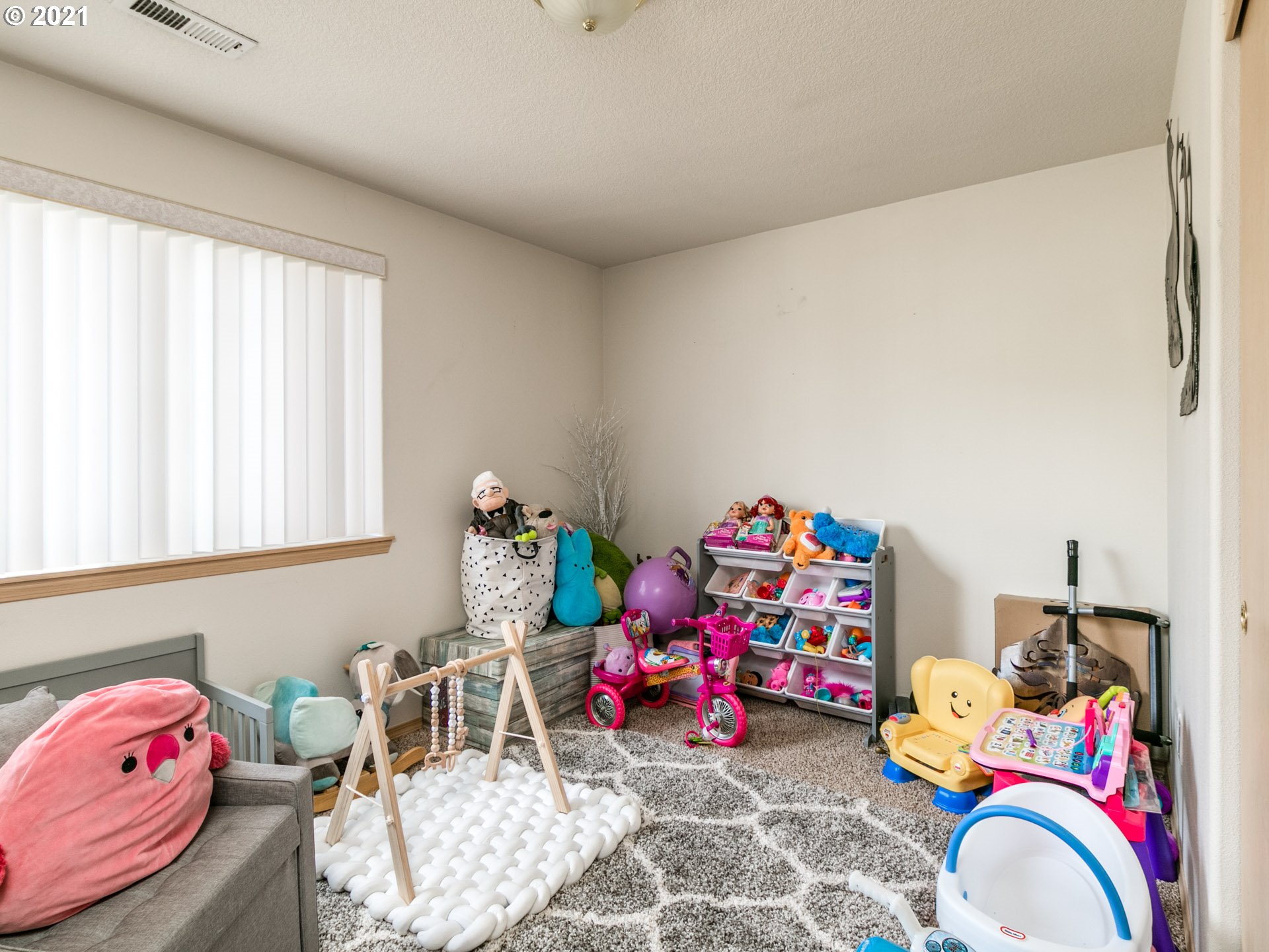 809 Northeast Faloma Road Portland, OR 97211 - Photo 19 of 30 Gallery Image 19