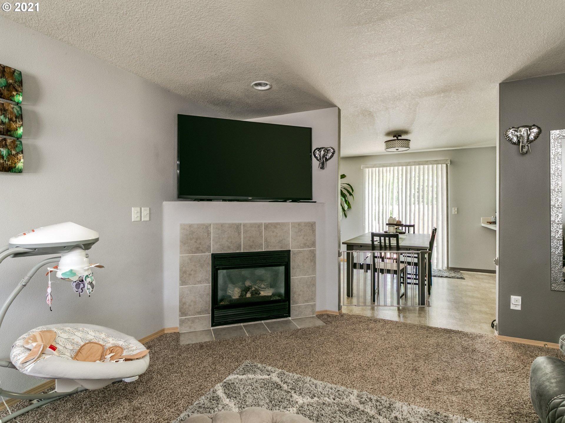 809 Northeast Faloma Road Portland, OR 97211 - Photo 6 of 30 Gallery Image 6