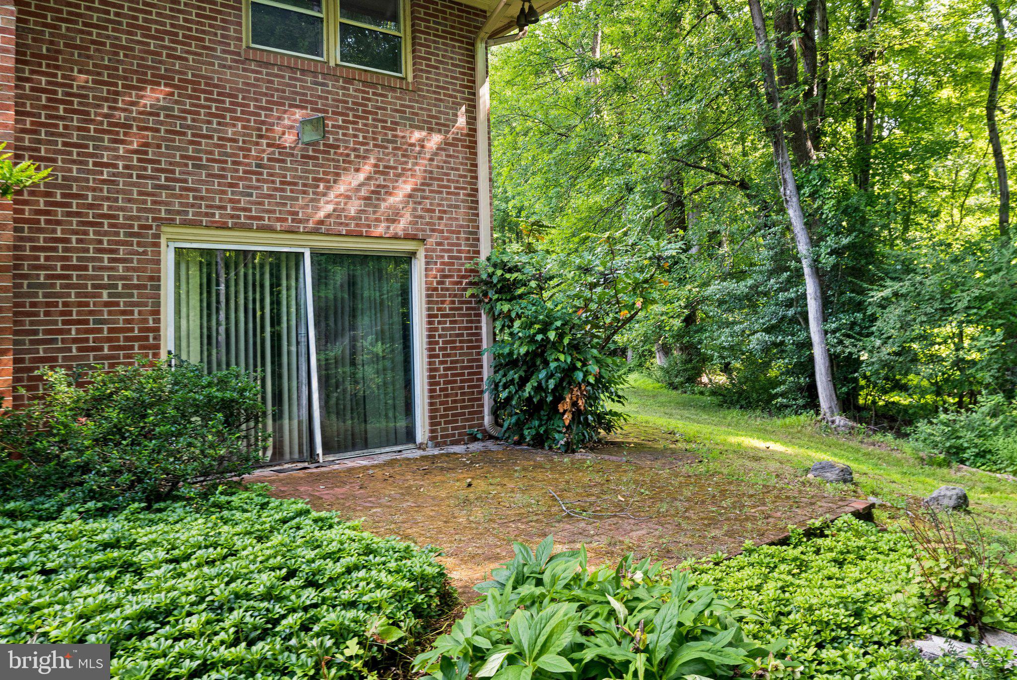 12104 Vale Road Oakton, VA 22124 - Photo 7 of 15