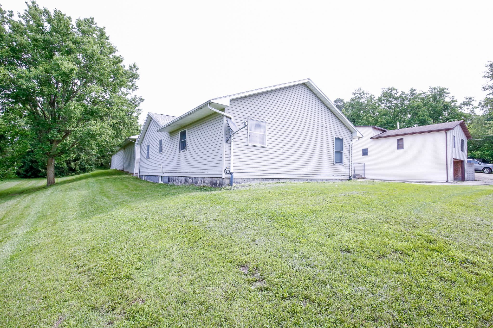910 Stony Point Road Dixon, IL 61021 - Photo 31 of 44