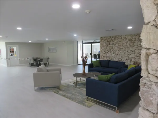 $2,300 | 8075 Southwest 107th Avenue, Unit 305, Miami, FL 33173