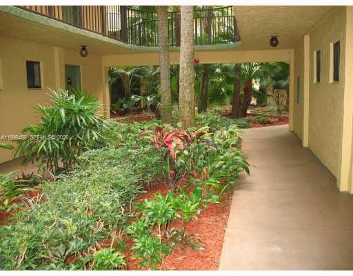 8075 Southwest 107th Avenue, Unit 305 Miami, FL 33173 - Photo 17 of 38 CATWALKS AND ATRIUMS